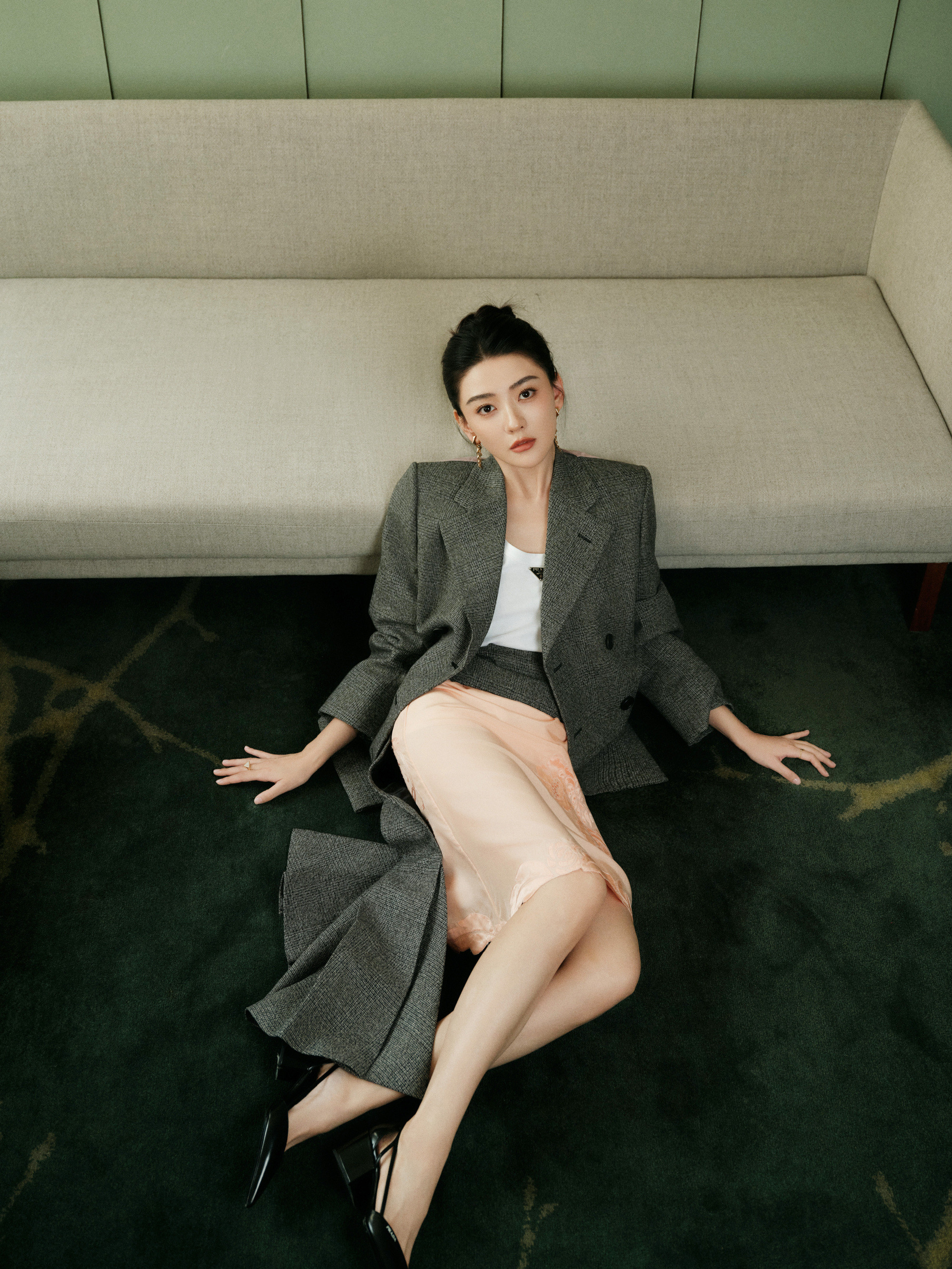 梁洁，霸总姐姐，秋意延申，亮眼一抹​​​