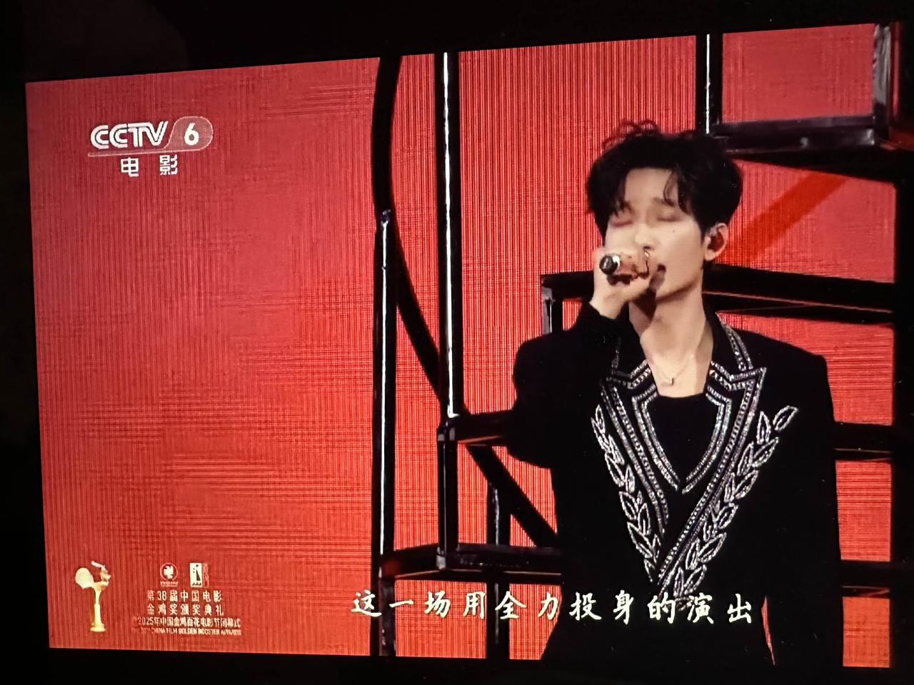 生哥的《获奖之作》每次听都是不一样的感受。每一次都是感动😹。生哥唱的没毛病