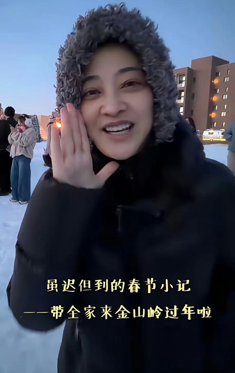 梅婷与家人选择自驾前往河北度假，令人略感意外的是，她的丈夫曾剑驾驶的是一辆价值几