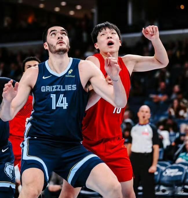 赢得对手认可！扎克伊迪谈杨瀚森：“跟杨瀚森对位很有趣。”“他今天扣了我一