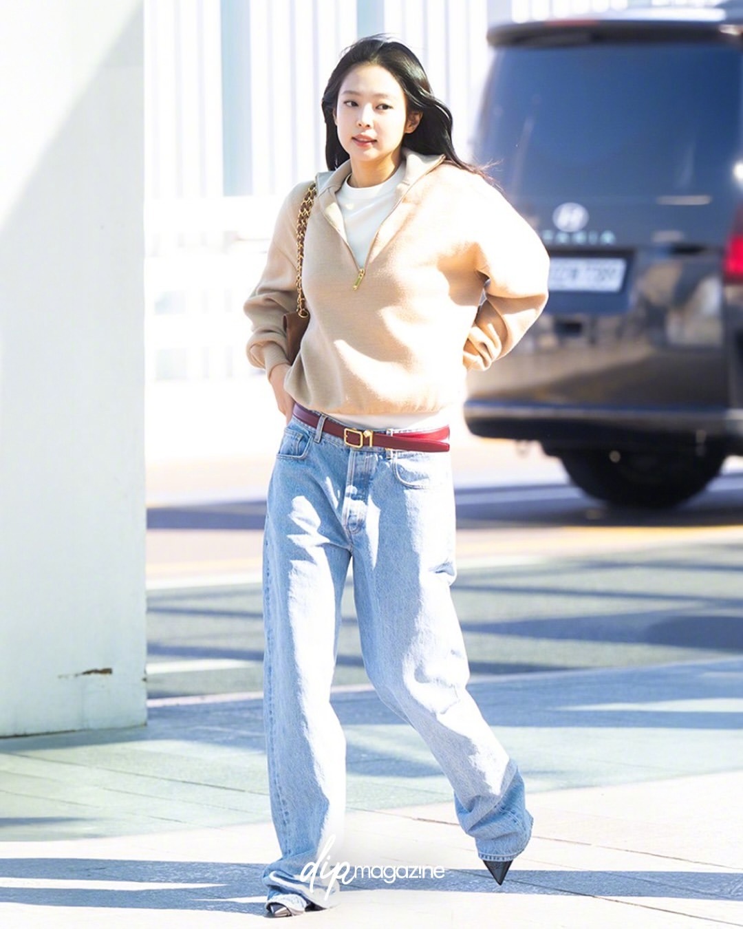 金珍妮Jennie前往巴黎的一身造型，身穿CHANEL2026早秋高级手工