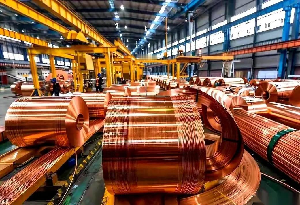 四万多吨铜一夜“蒸发”，这事儿可太刺激了，不是遭了贼，而是摩科瑞这个瑞士金融