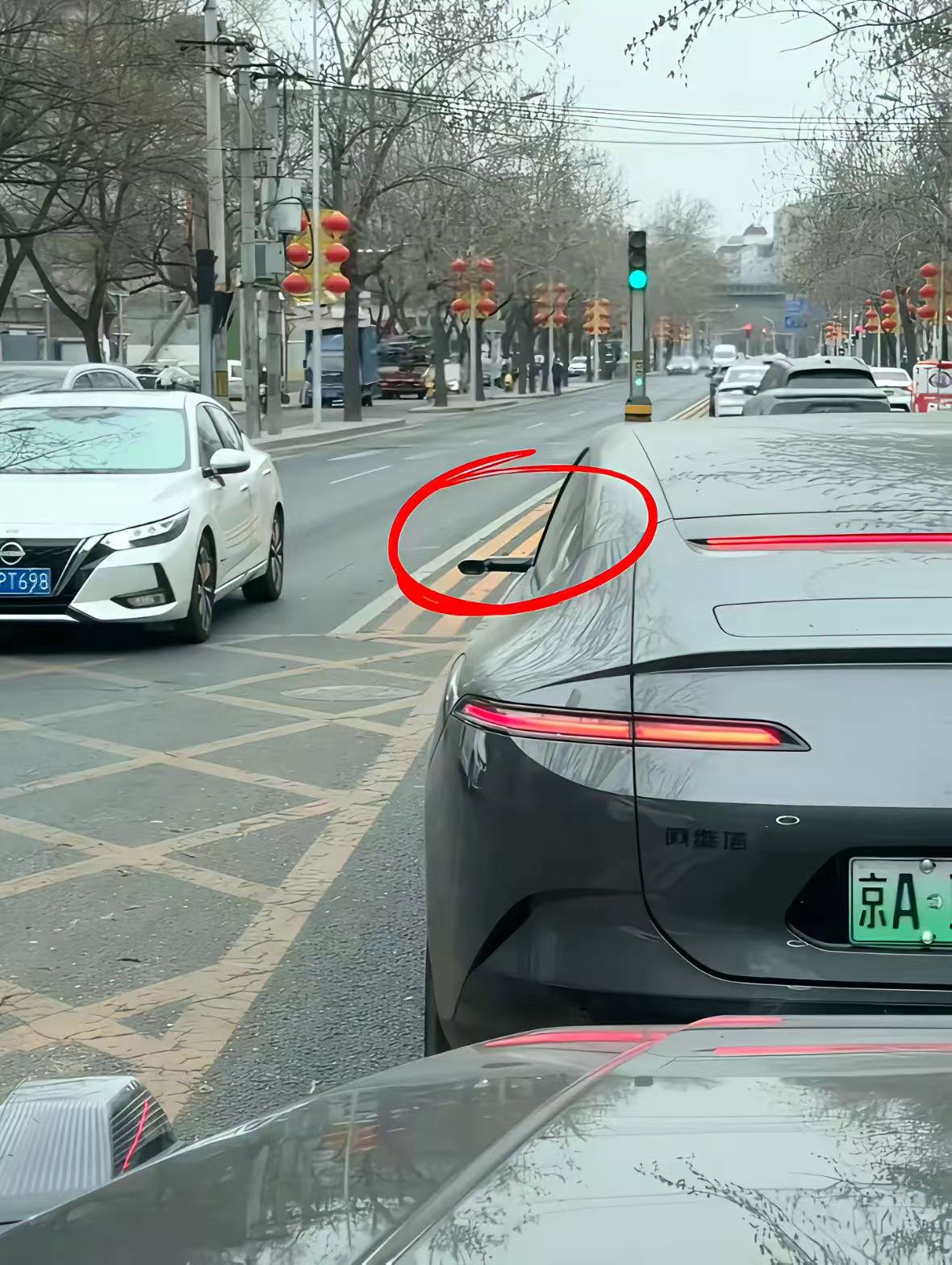 这车该怎么开车和转弯呢？
