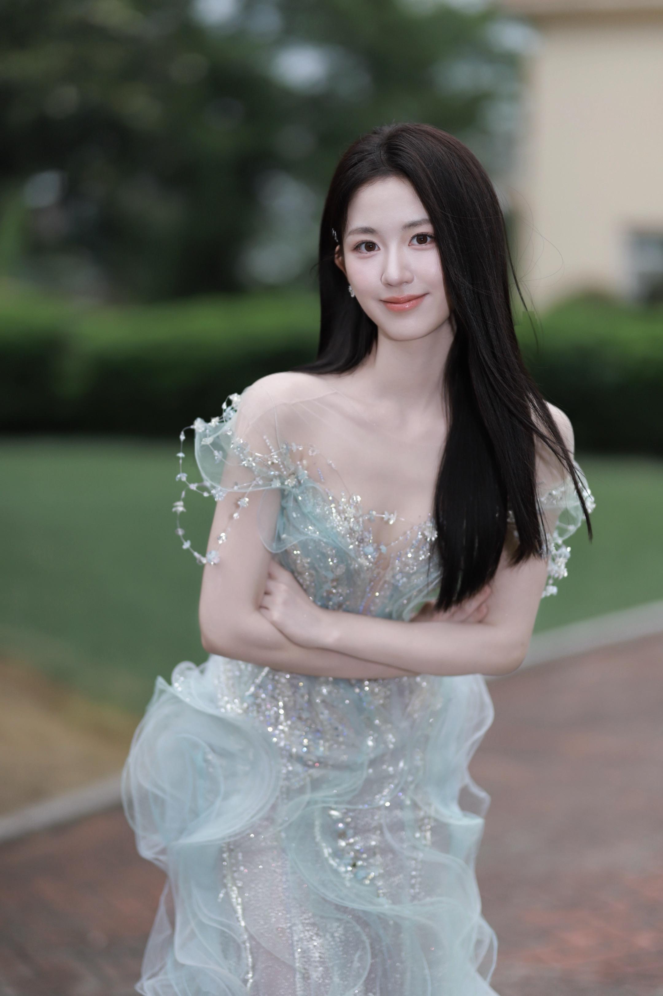 袭榜赛来啦 今晚看起来呀。