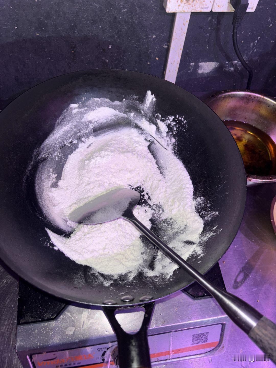 小时候只在姑姑家吃过一回那碗炒面，就那一次，甜丝丝的味道却刻进了童年里。刷到抖音