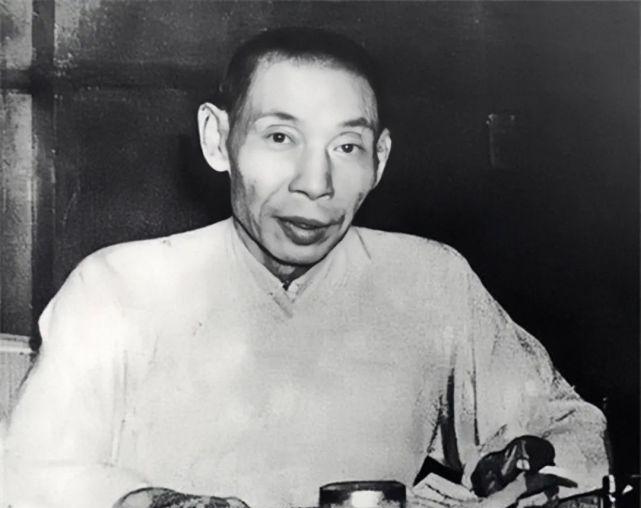 1941年，杜月笙在重庆遭人绑架，绑匪开口要40万，杜月笙却说：“给你90万，剩