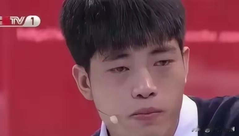 张道旗，两岁被人贩子从母亲怀里抢走，卖到河南，在养父母家挨了二十年打骂羞辱，最后