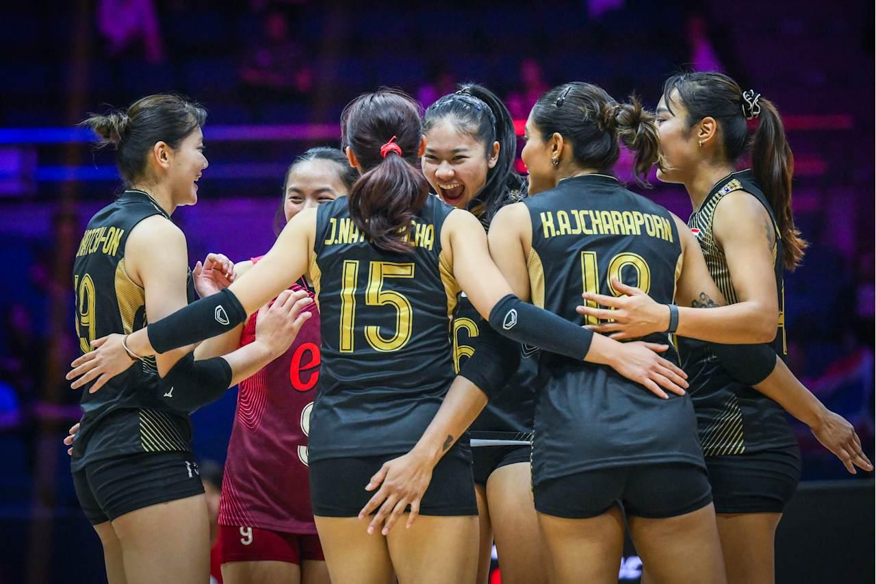 女排亚锦赛一夜积分榜更新！中国女排3-0横扫，两战全胜，暂居头名！北京时