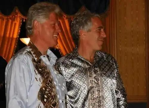 大瓜！克林顿夫妇松口了，同意就爱泼斯坦案赴众议院作证！此前二人硬刚国会传票，