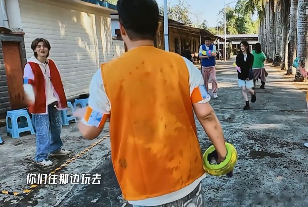 鹿晗急得北京话都出来了鹿晗淘汰了还要被误伤哈哈哈哈哈“我们已经被淘汰了，还老误