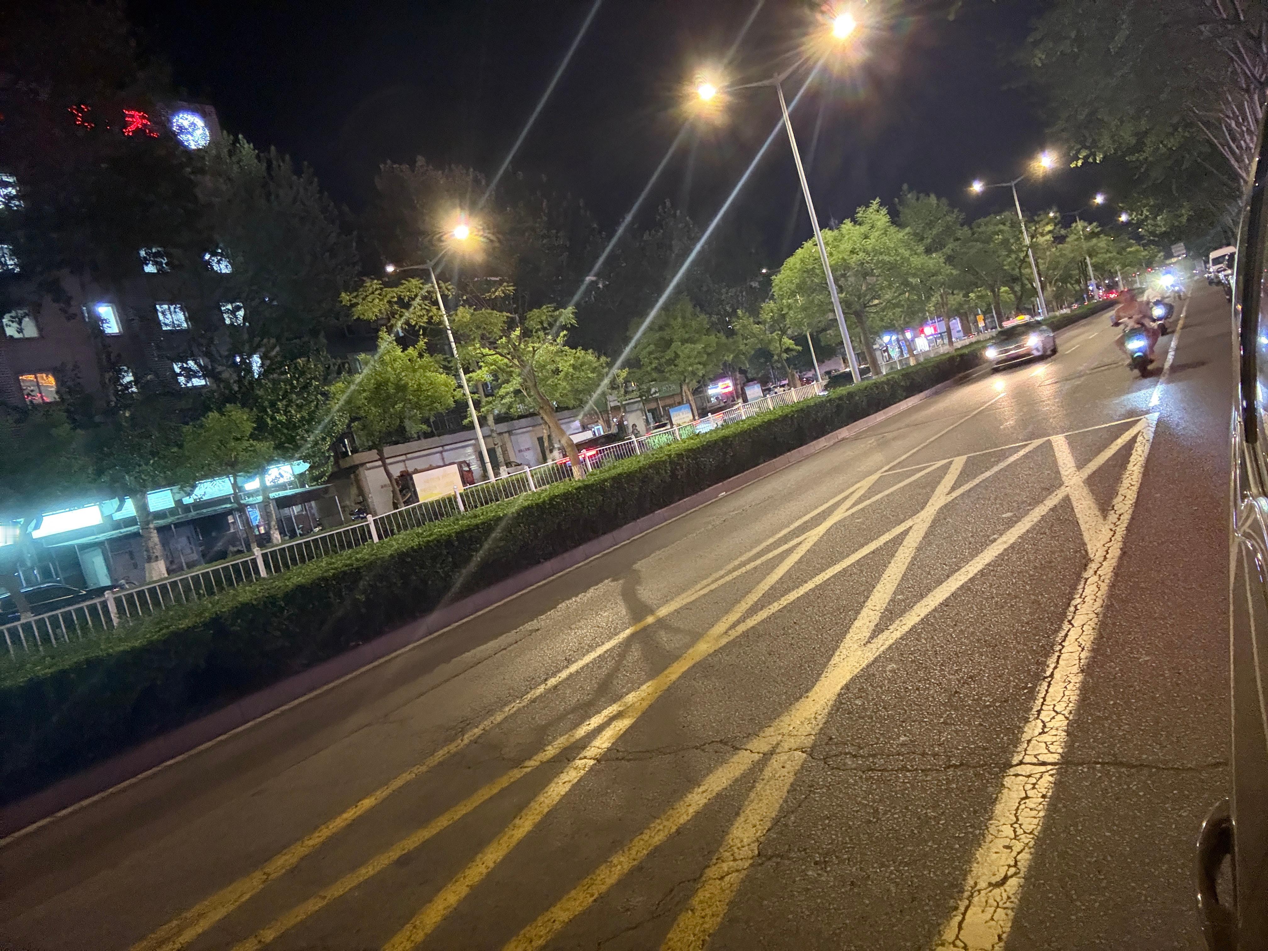 与优秀者同行，与靠谱者共事，与懂己者度日。坚守本心，择对的人相伴，活成自己喜欢的