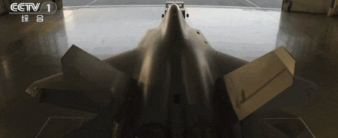 歼-35AE“0001号”的亮相是中国从“技术追随者”转向“规则制定者”的关键