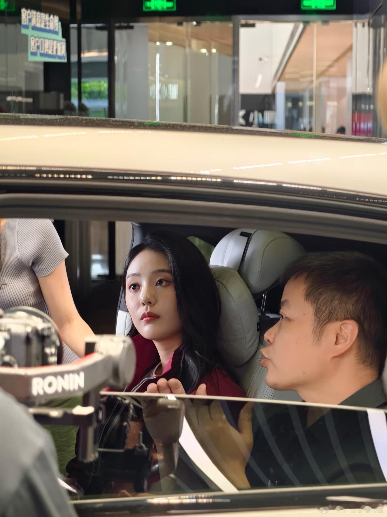 本以为大师兄是要进军短剧做霸道总裁[doge]，没想到是短剧女王徐艺真来小鹏总部提她