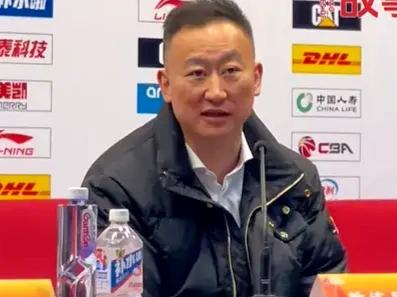 青岛男篮三连败，杨瀚森离开症状开始显现？杨瀚森加盟nba后，青岛男篮这个赛季