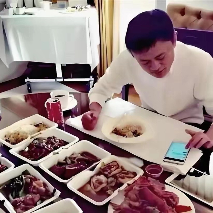 同样身价过亿，雷军和马云的午餐差距怎么这么大？