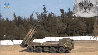 在这段东战发布的视频里，说明了什么情况第一首先海上弹着点的摄像机是提前预设好的