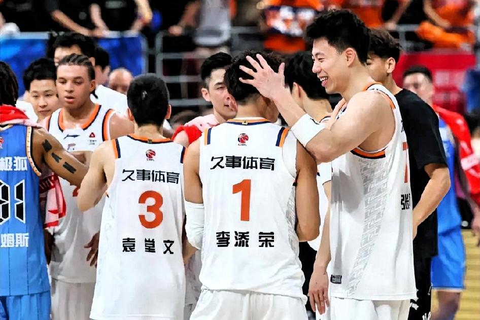 上海队时隔24年再进总决赛：一场属于团队篮球的史诗级回归上海久事男篮在20