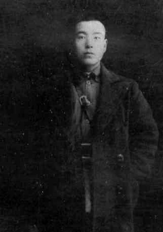 1942年，日军进行大扫荡，我军损失惨重，为此毛主席下达指令：今后不允许政委参与