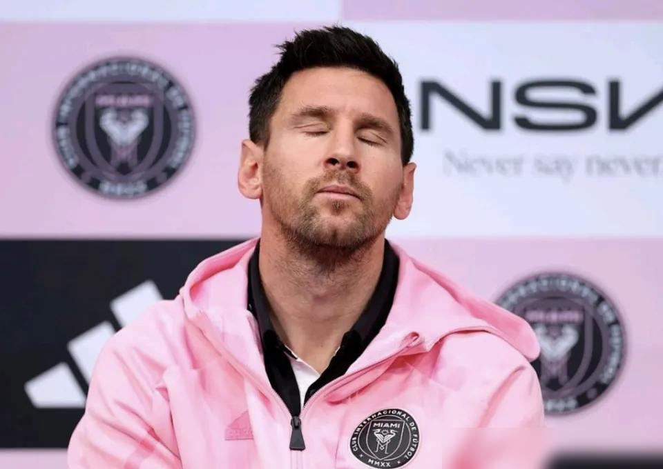 700万美金揣进兜里，梅西坐你头顶的包厢看完球，第二天转头就进了俩。白纸黑字