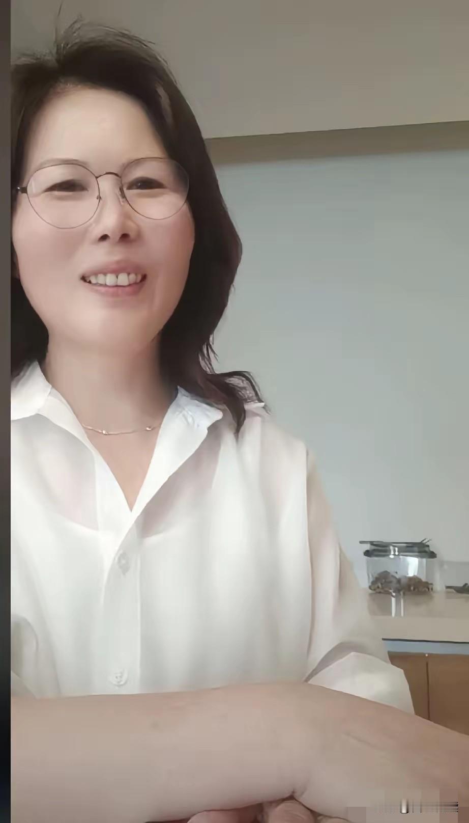 就在大家都以为马筱梅这好几天没播也没更视频是在休息调整自己的状态时没想到