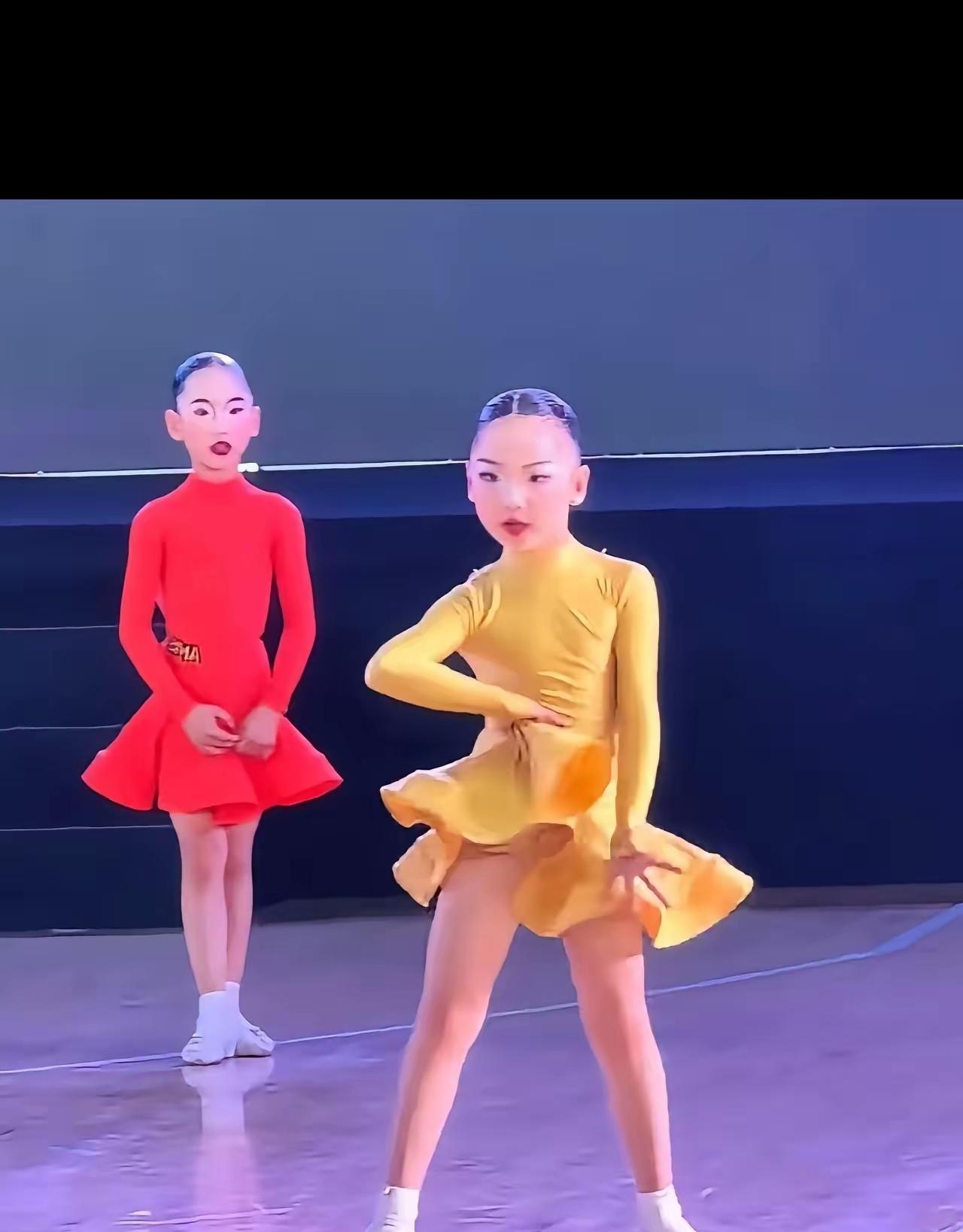 少儿拉丁舞推人事件出结果了。迫于舆论压力，赛方取消了推人小女孩第三名的成绩，并