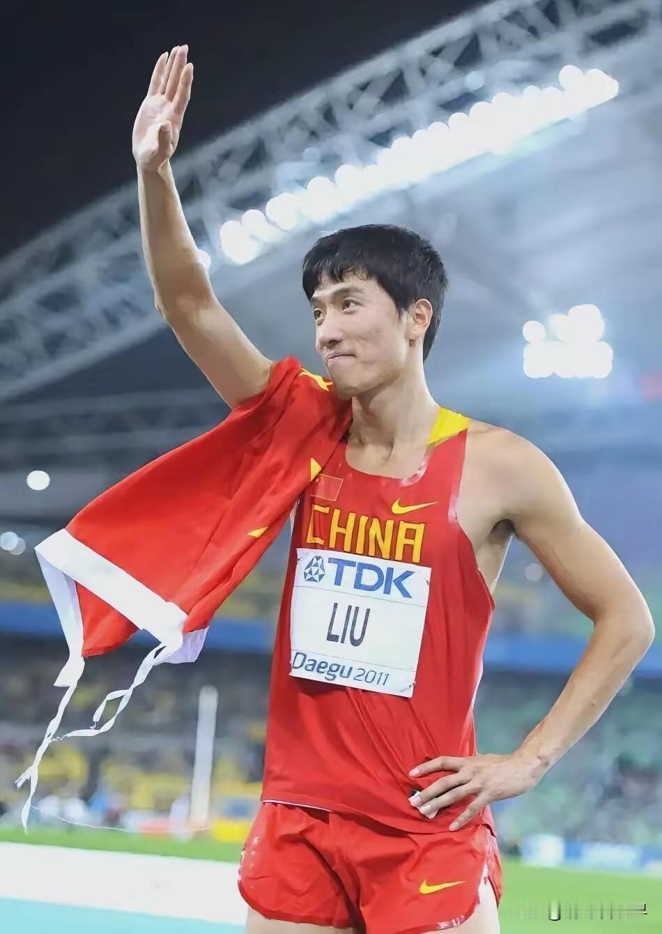 吃空饷和5亿广告费的争议，刘翔今天二选一的难题，孙海平在2008年就替他回答了。
