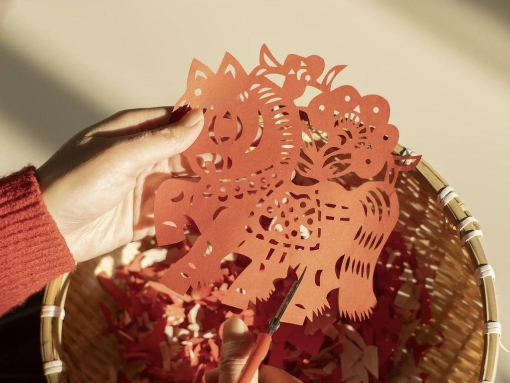 今天偶然发现微信红包的一个秘密。今天是我妹妹的生日，大清早，我准备在家人群里发一