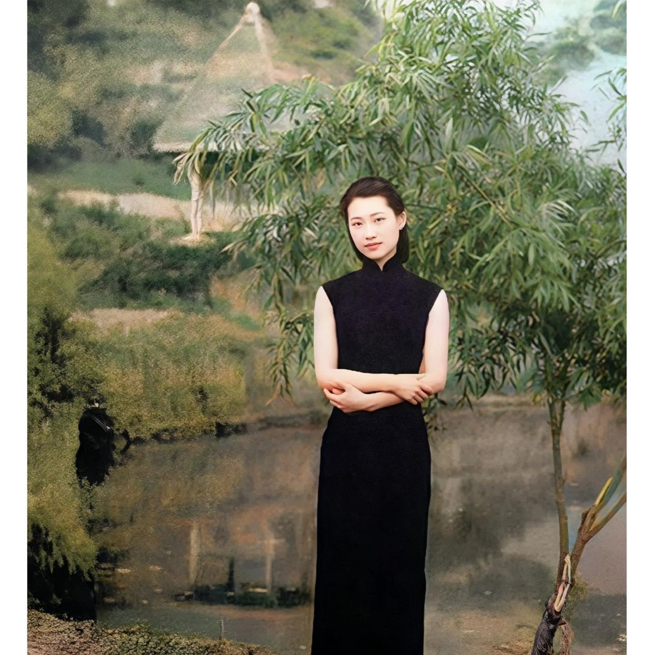 这才是1941年29岁赵四小姐陪伴张学良软禁在贵州的真实样貌，都看看吧！这可不是