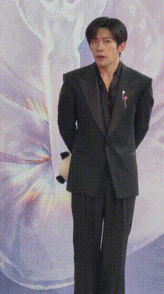 易烊千玺这是拍戏留下后遗症了吗