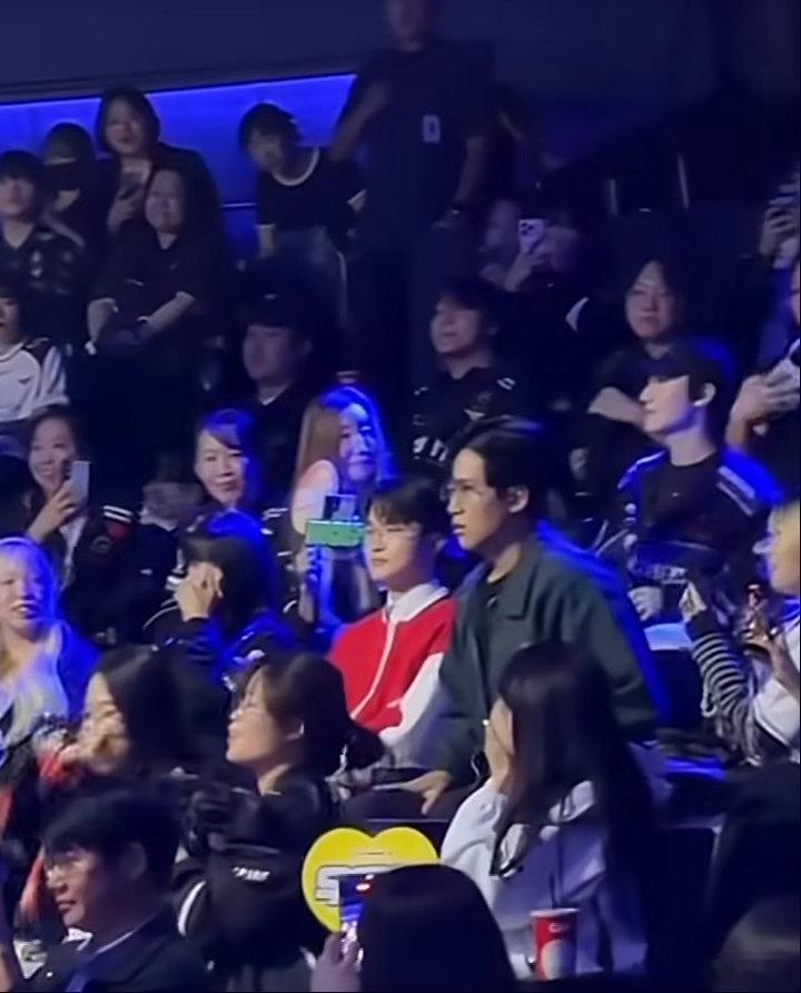 就在今天（10月10日）的S15主题曲MV放映会上，Peanut和Faker再次