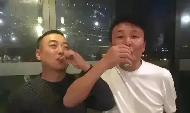 一直很纳闷，在巴黎奥运会上，乒乓球项目夺金的球员众多，可为何王楠郭斌夫妻只给孙颖