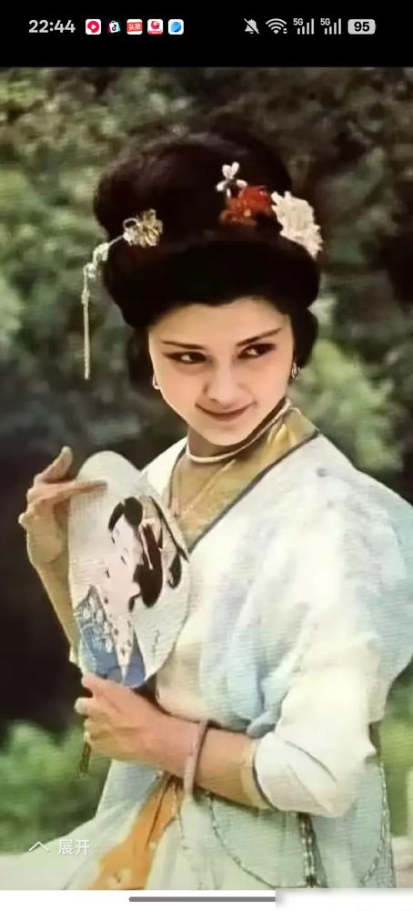 把姜黎黎的定妆照放出来，你再看潘虹演的杜十娘，就知道长影厂当年错得有多离谱。