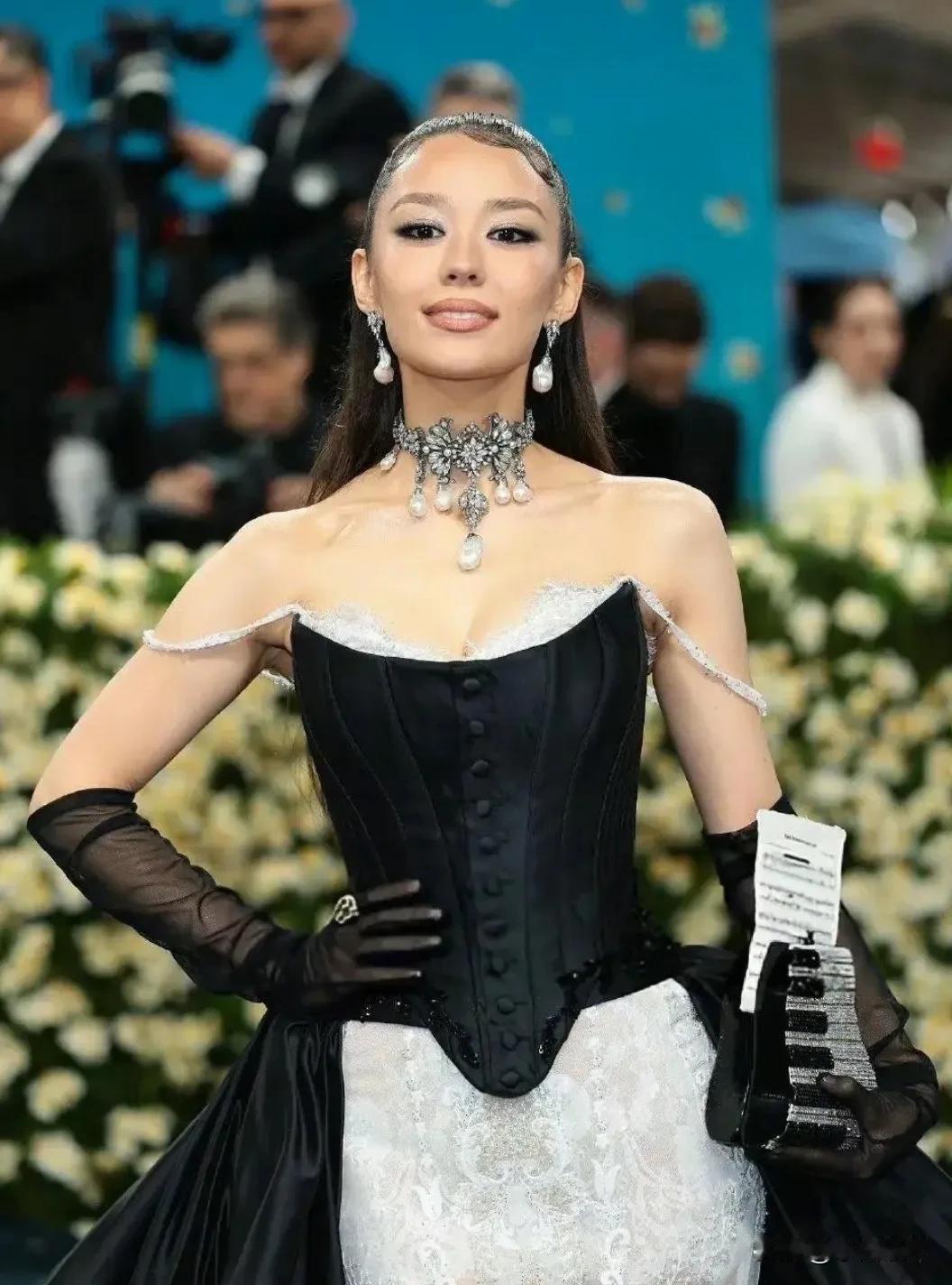 欧美妆的吉娜爱丽丝，说起吉娜，大家都知道她是钢琴家郎朗的太太，但是，其实她本身也