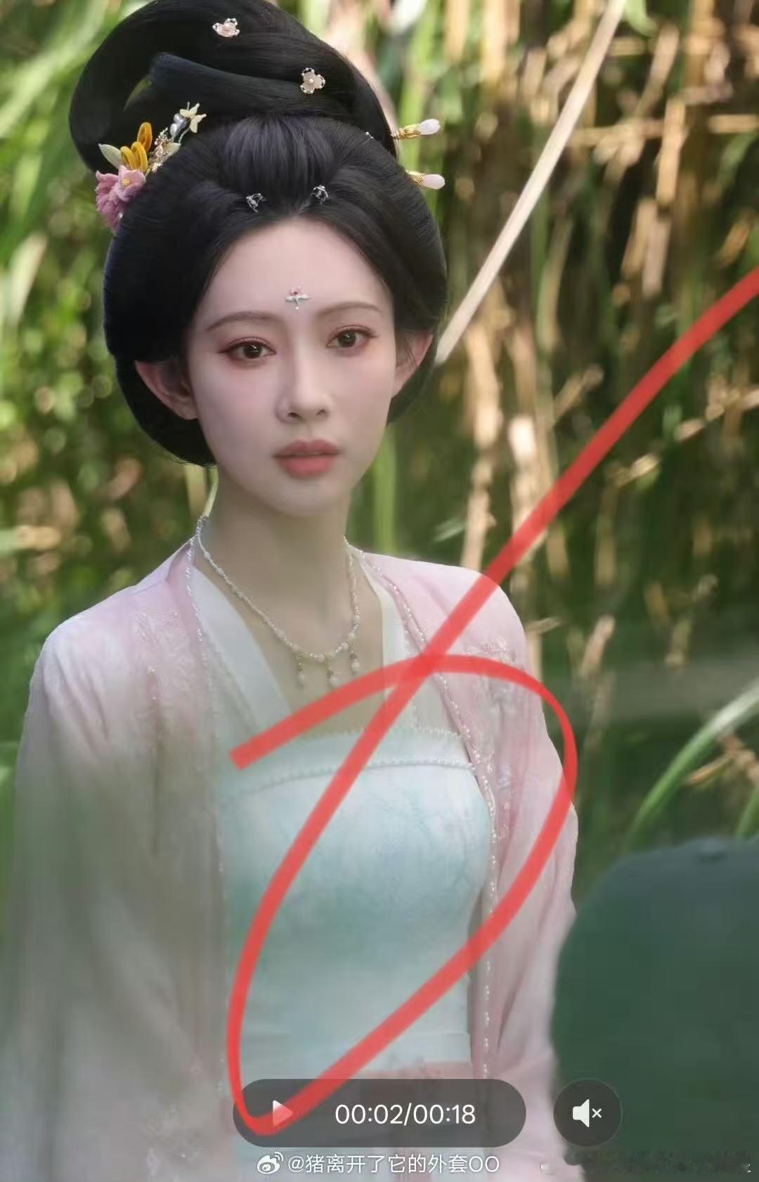 孟子义尚公主粉衣生图路透​​​好美的暮晚摇！！！！孟姐这张脸真的美美的很安心～