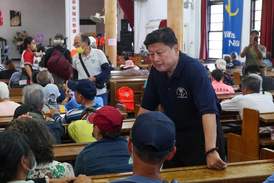 【决战蓝党魁】郑丽文胜出　傅崐萁承诺：会担任党中央与立法机构党团沟通桥梁梅花