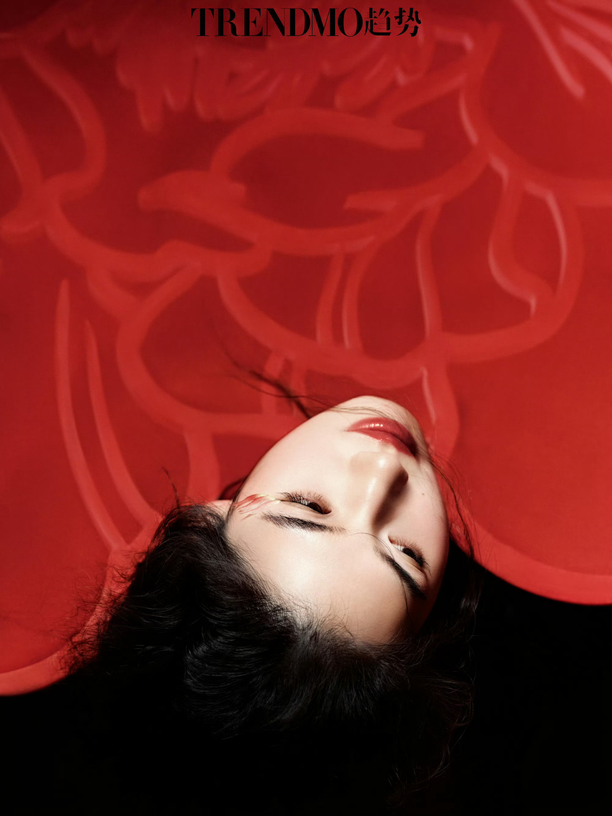 繁花如梦时，恰是碧波唤春归。张雨霏摄影：任欣羽