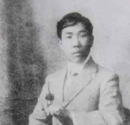 1918年“花和尚”苏曼殊在上海广慈医院暴毙，时年34岁，生前谈过28位女朋友。
