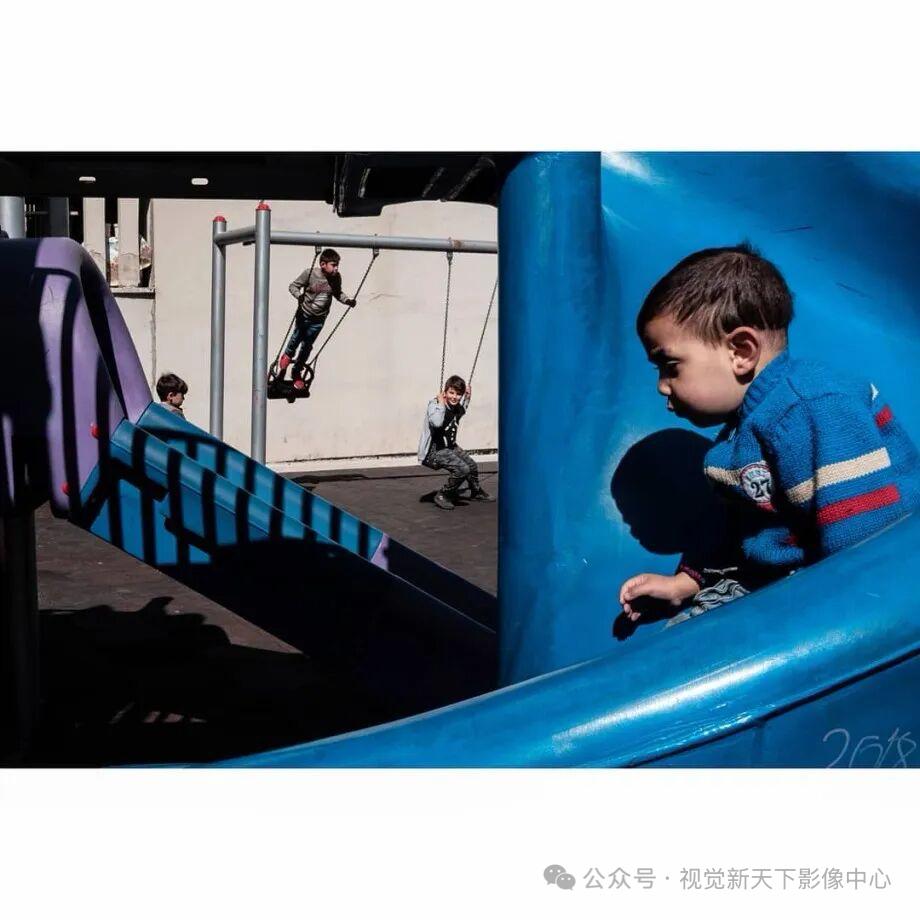 摄影师IlkerKaraman镜头里玩耍的孩子们