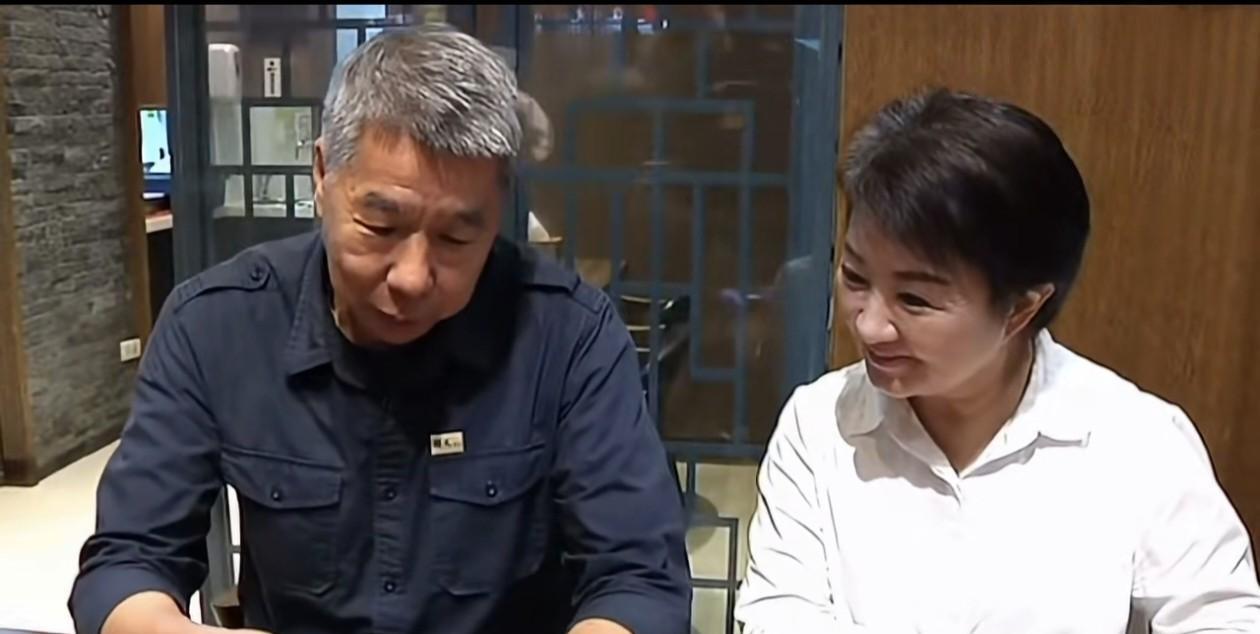 张亚中去拜访卢秀燕了。这次国民党主席轮替竞选，虽然卢秀燕没有发表多少言论看法，