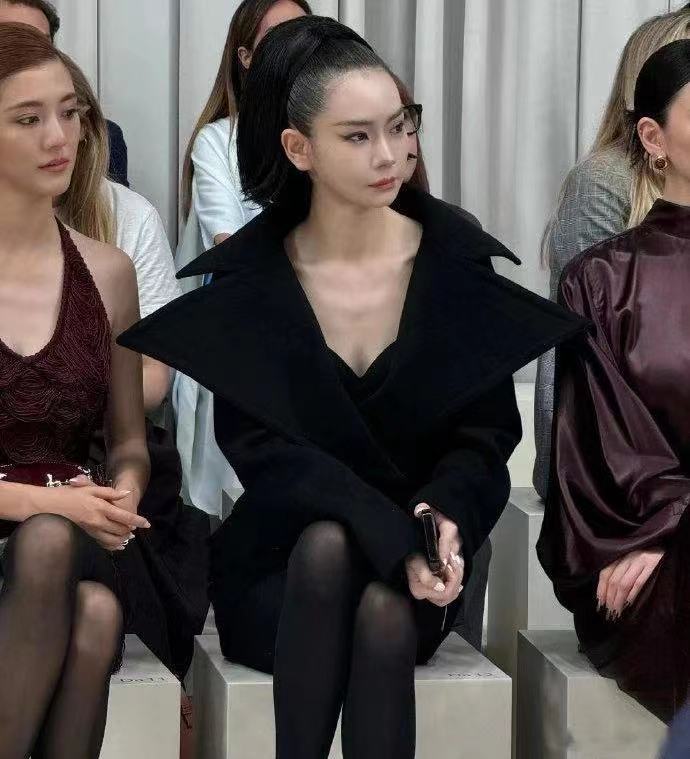 美女你这样头发不疼吗?