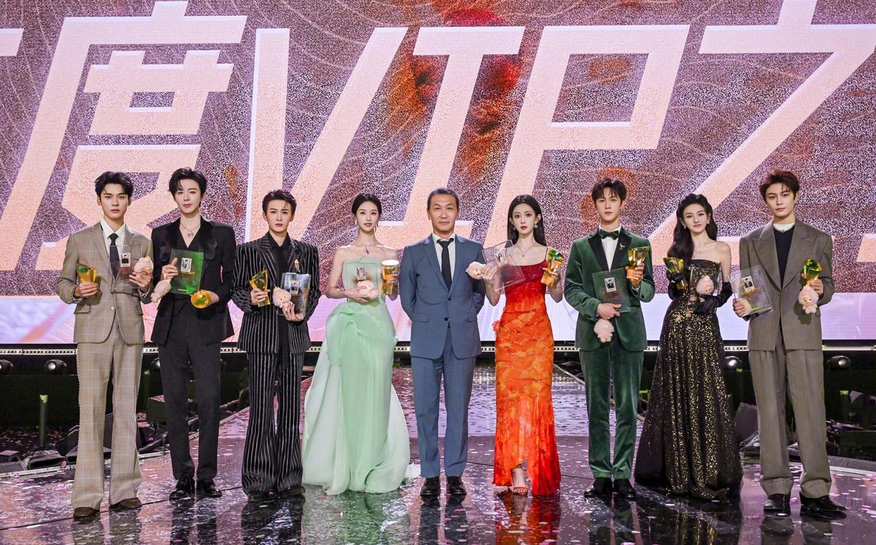 王一博是年龄最小的星光大赏VIP之星！很多人都觉得今年的星光大赏VIP之星年龄