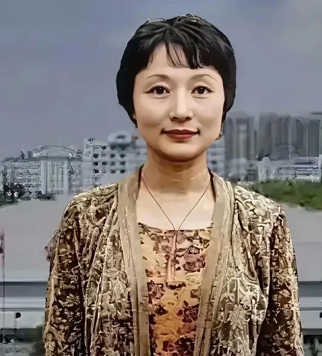 宗庆后的老婆施幼珍，那可真是个厉害角色！摊上那种事儿，多少人早就闹得鸡飞狗跳