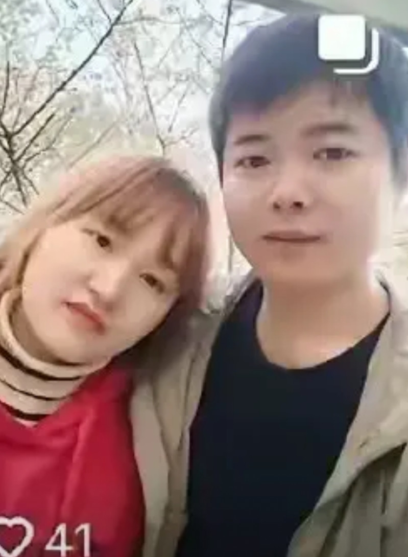 被父亲毒杀的两个孩子母亲是达州人，她为爱远嫁到贵州遵义。[哭哭]男方家条件很差，