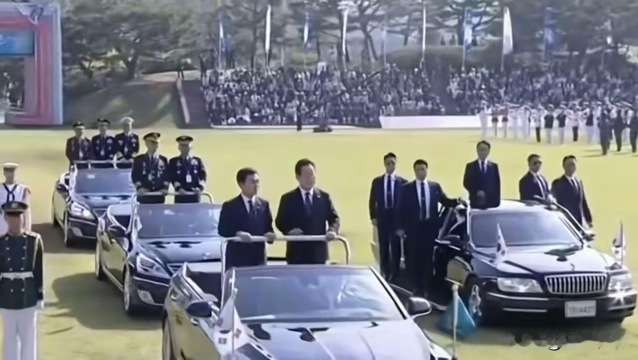 自从咱9.3阅兵结束后，阅兵视频已在外网传开，各国网友都纷纷表示这是一场史无前例