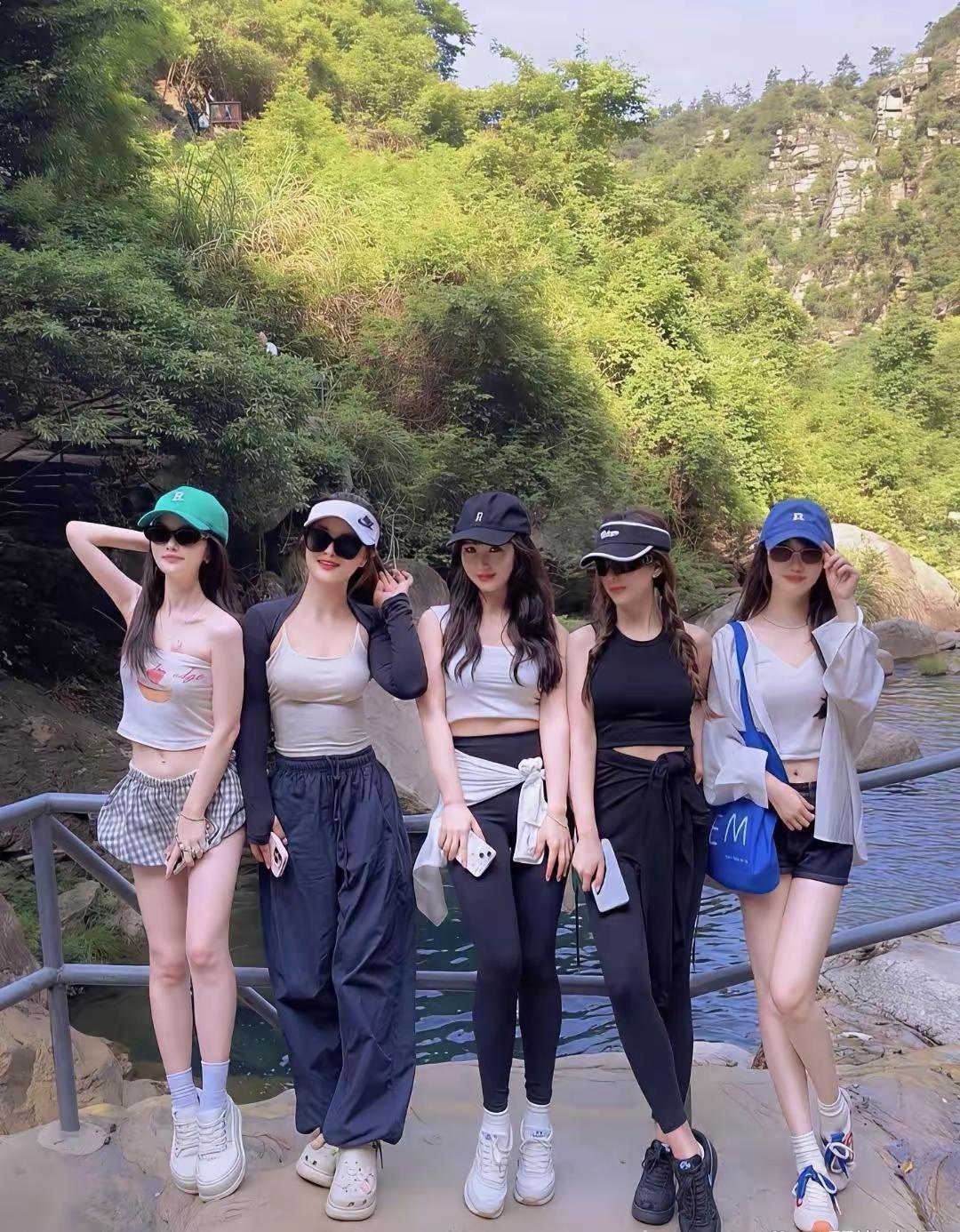 不看颜值，她们的身材谁的更好?我喜欢左二