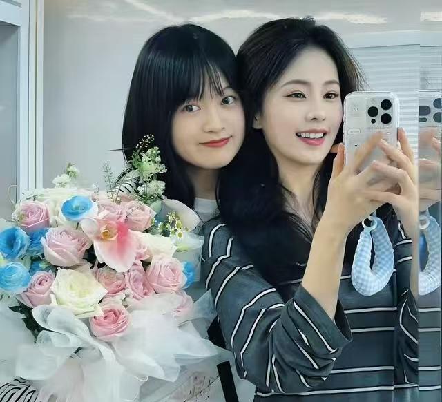 白鹿给闺蜜呵呵买车白鹿低调为闺蜜呵呵购车的消息一经曝光，立刻在网络上引起热议