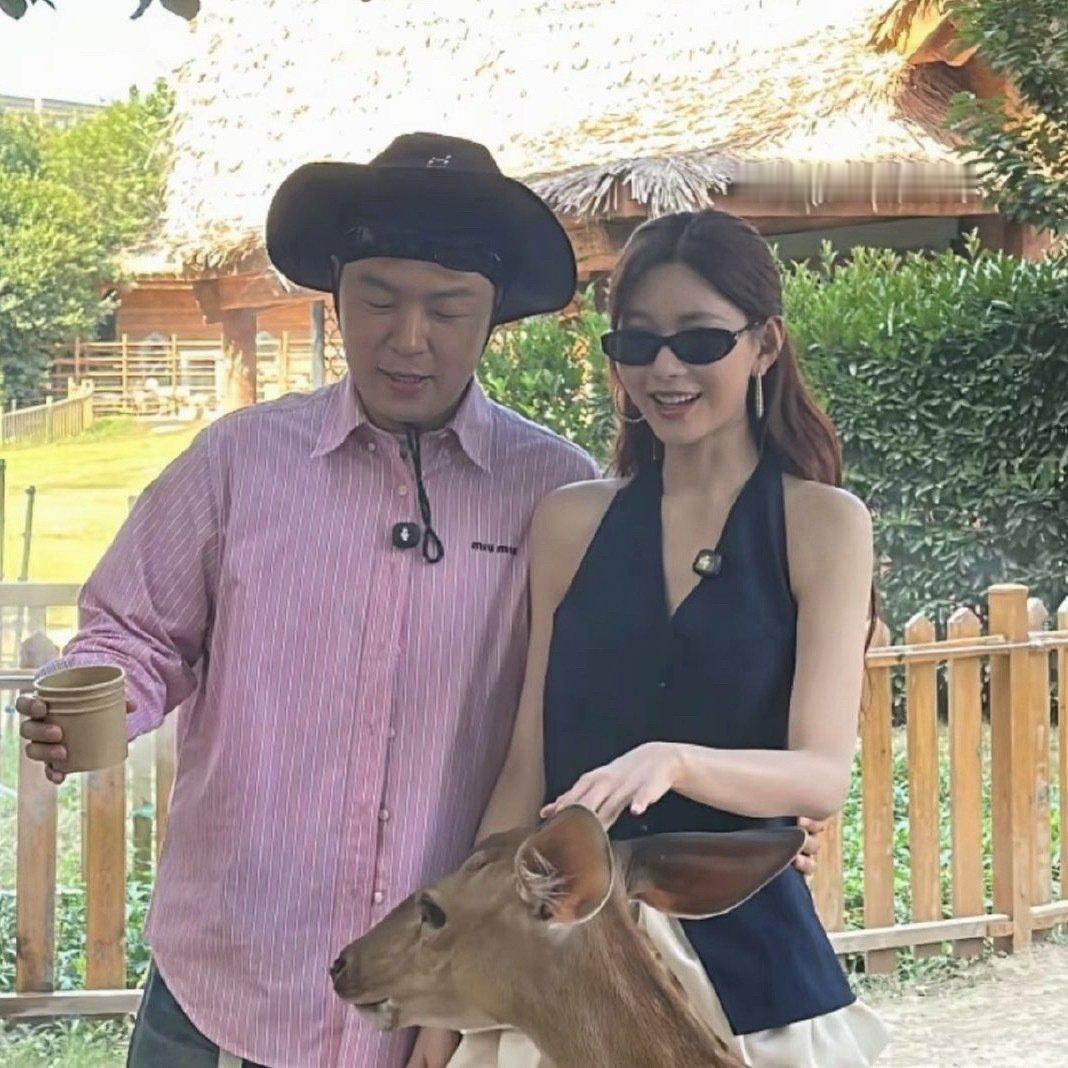 沈梦辰这个直角肩是真实存在的么？​
