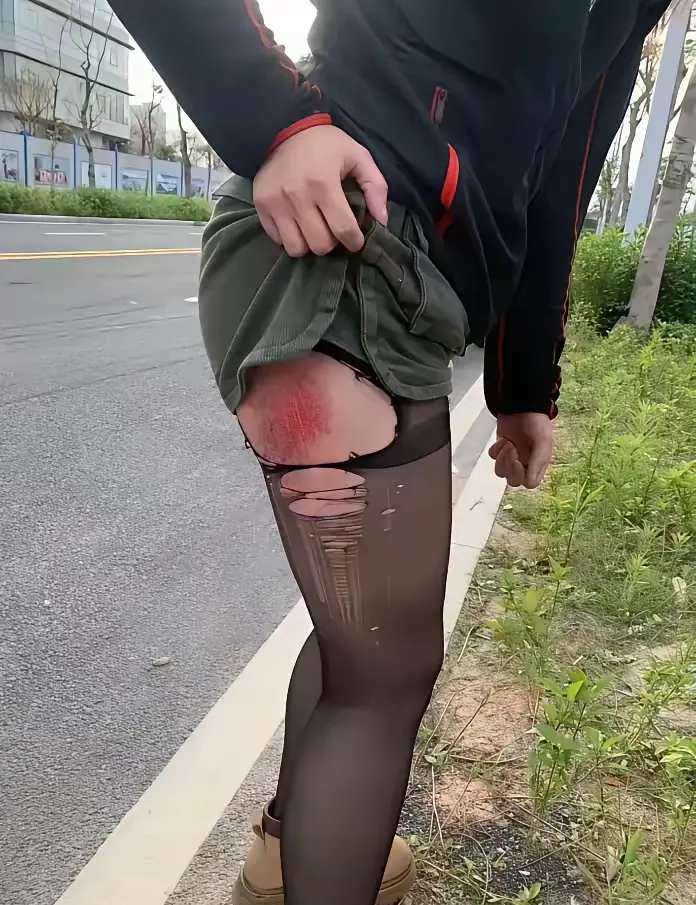 看着就疼，下次还是穿瑜伽裤吧，比这个结实一点！