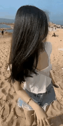 女朋友刚毕业，还不习惯面对镜头