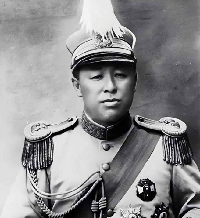 1948年锦州解放，解放军战士在城内查获一位正在收拾财物的老人，上报后林彪得知身